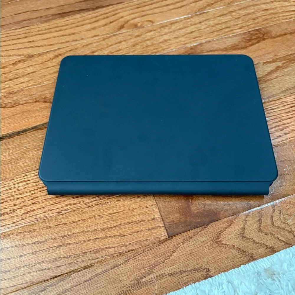 Apple Magic Keyboard for 11” Ipad Pro in Black